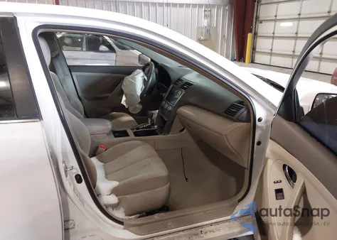 2008 Toyota Camry Le z USA, uszkodzony, nr VIN 4T4BE46K58R028005